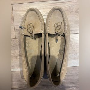 Rockport loafers in washable genuine suede. Tan size 7